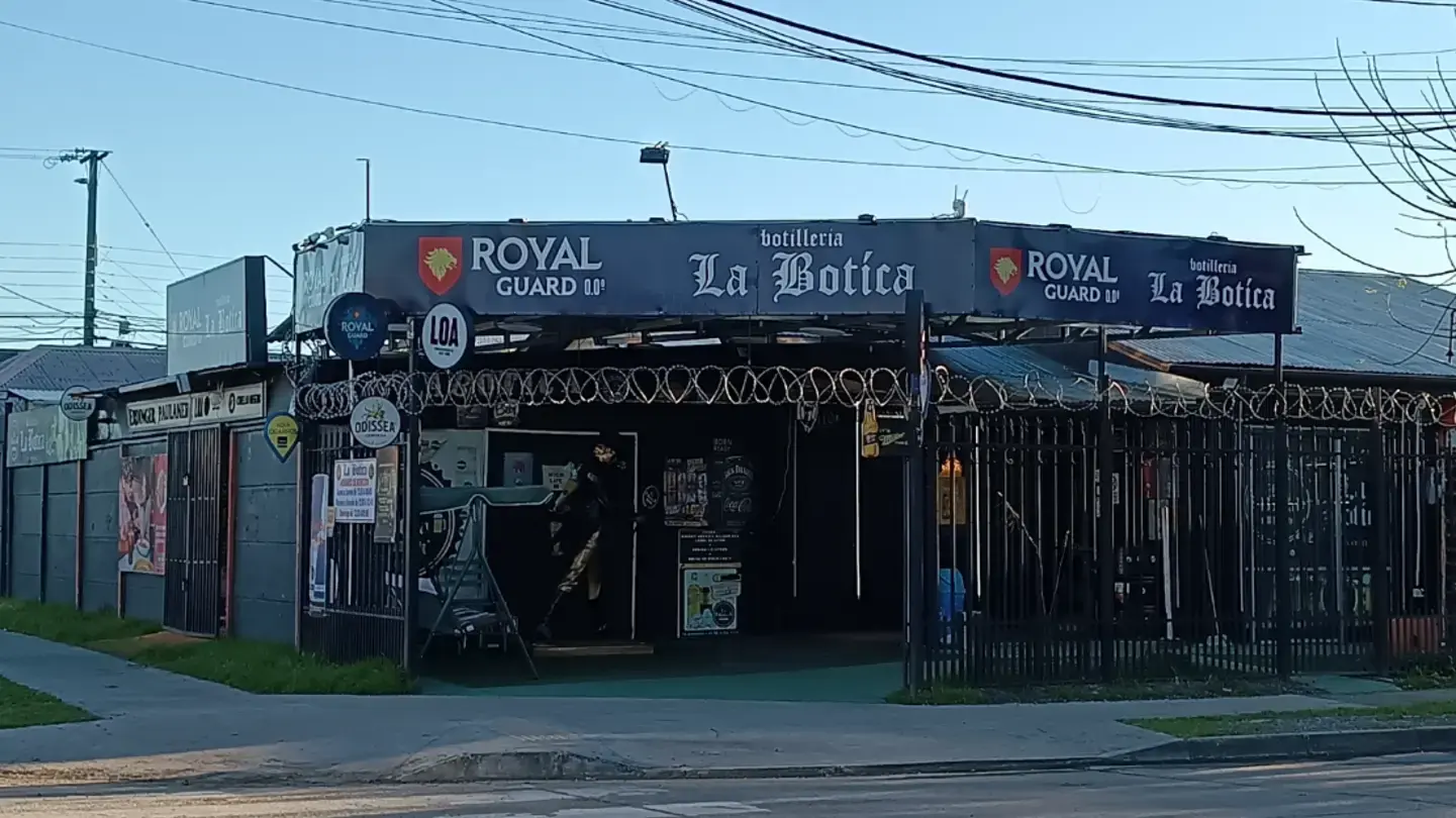 Portada de Botillería La Botíca