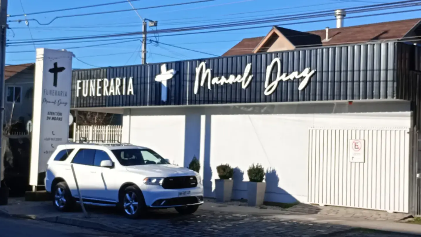 Portada de Funeraria Manuel Díaz
